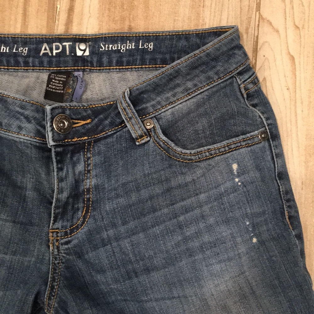 ✨ Apt 9 lightly distressed modern fit jeans ✨